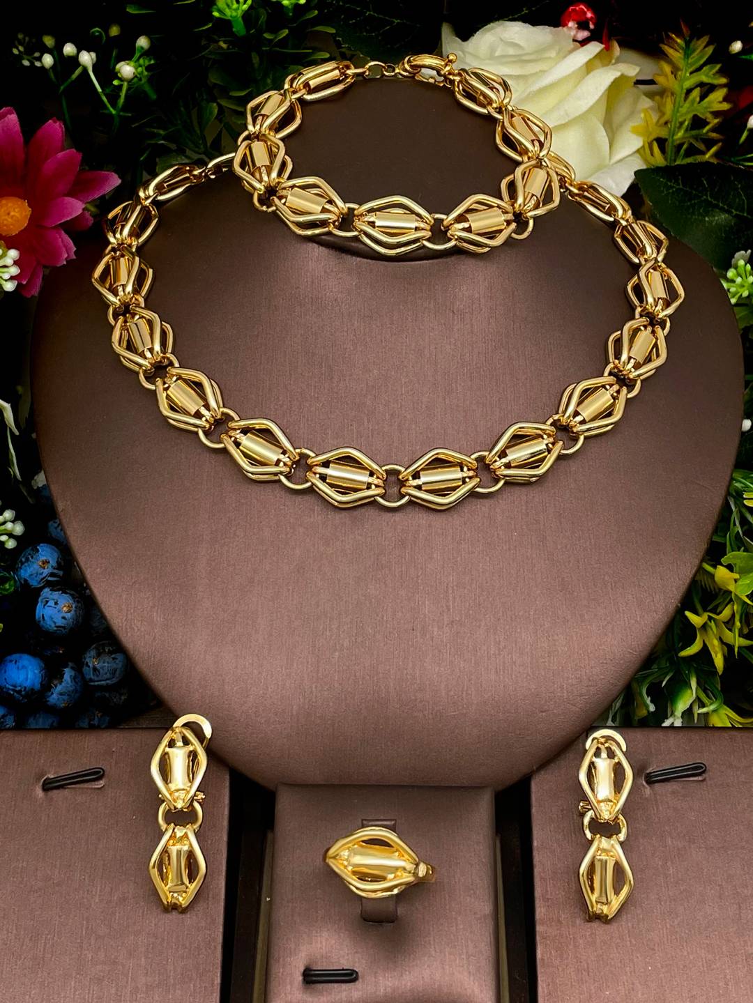 18k Gold Plated Ring Bracelet Necklace and Earrings Set Jewelry Display Set Luxury